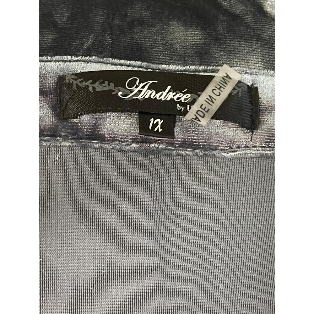 Andree By Unit Crushed Velvet Button Front Embroi… - image 6